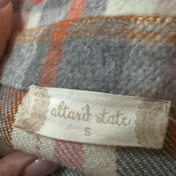 Altar'd State Size Small Cream Plaid Shacket. - Picture 11 of 12